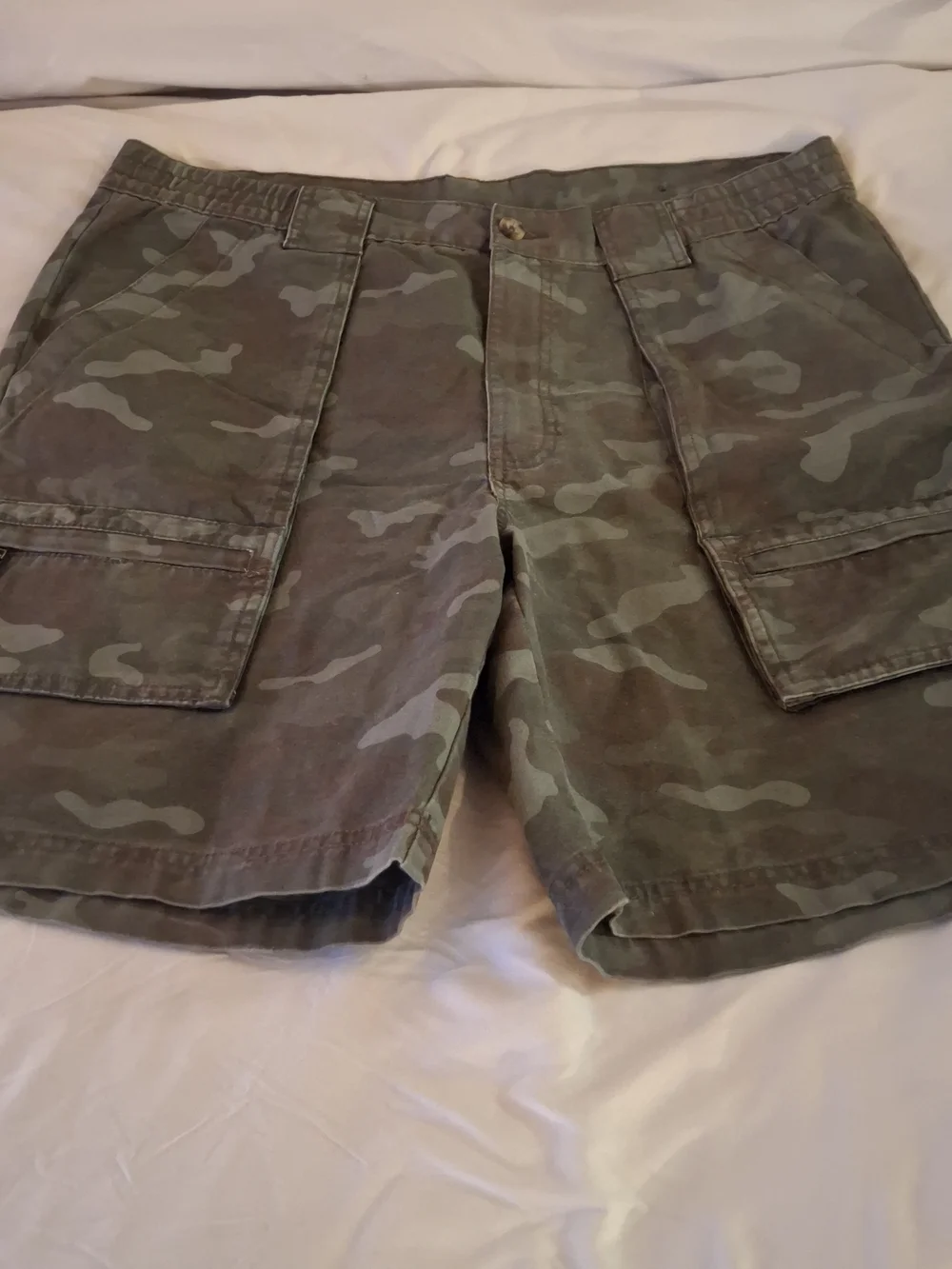 Outdoor Life Men's Olive Camo Utility Cargo Shorts